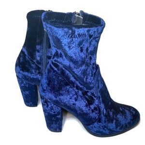 Steve Madden Blue Velvet Boots Sz 8